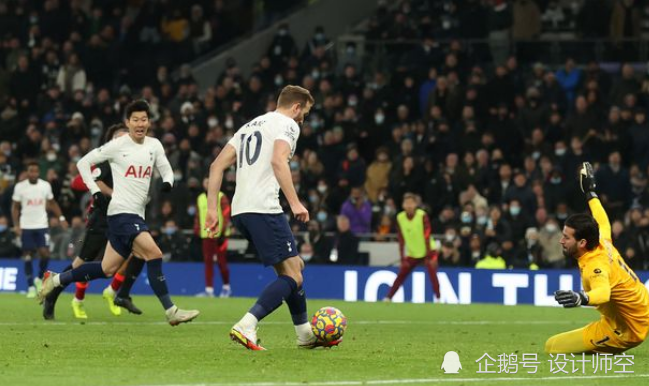 西班牙足协宣传反家暴：面对家庭暴力，直接出示红牌