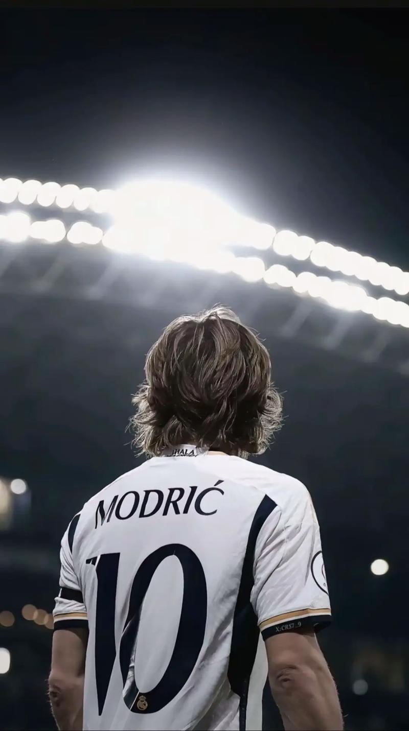 提升明显！费兰本赛季西甲已打入11球，超越个人上赛季10球