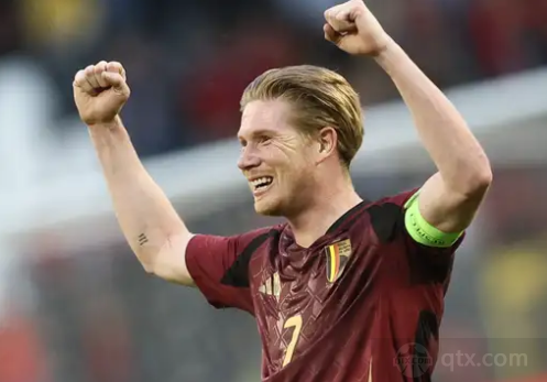 北京时间12月10日凌晨04：00，2025／26赛季欧冠联赛阶段第六轮的一场关键对决将在诺坎普球场上演。